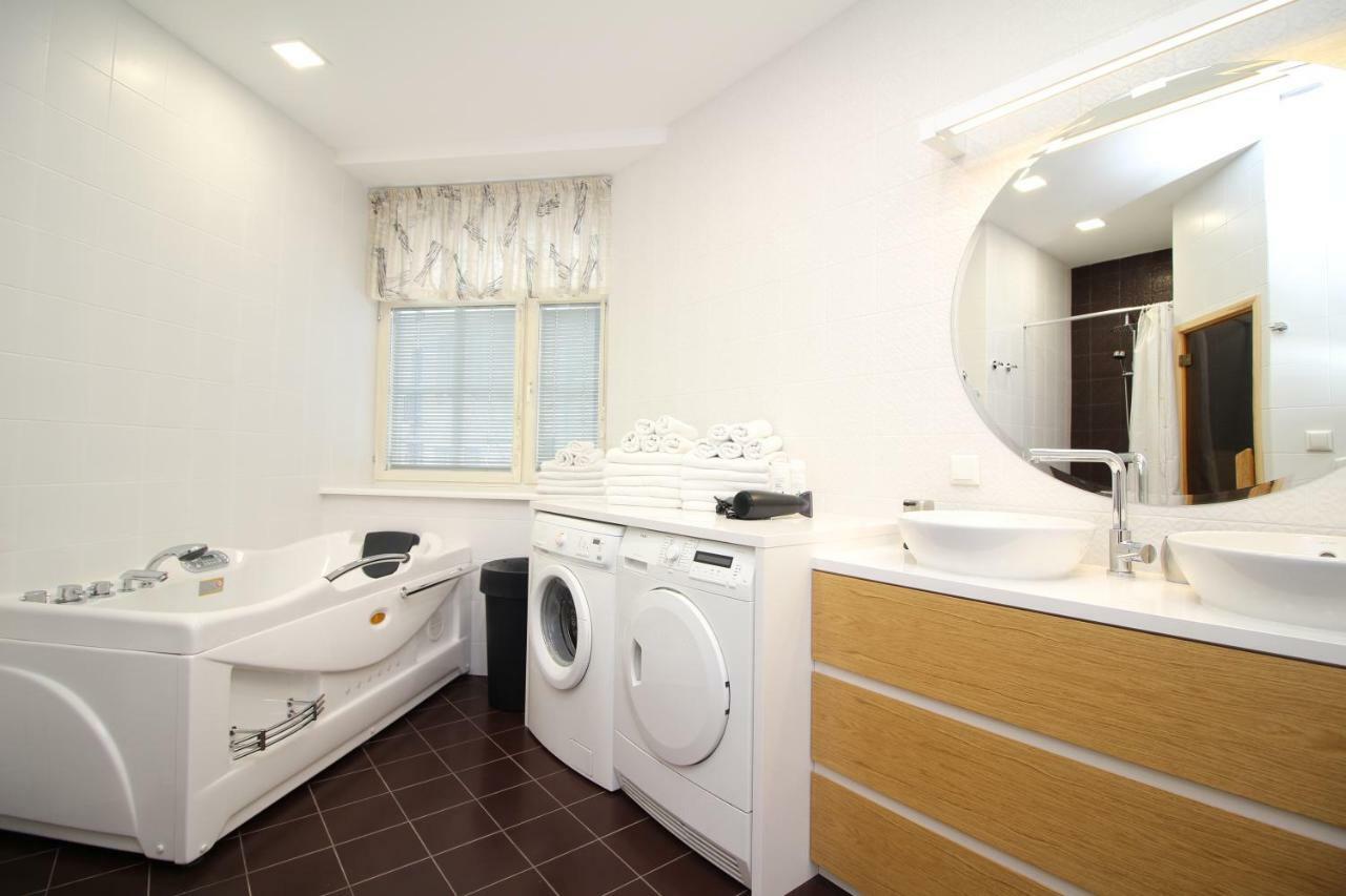 Tallinn City Apartments 4 Bedroom With Sauna And 2 Bathroom المظهر الخارجي الصورة